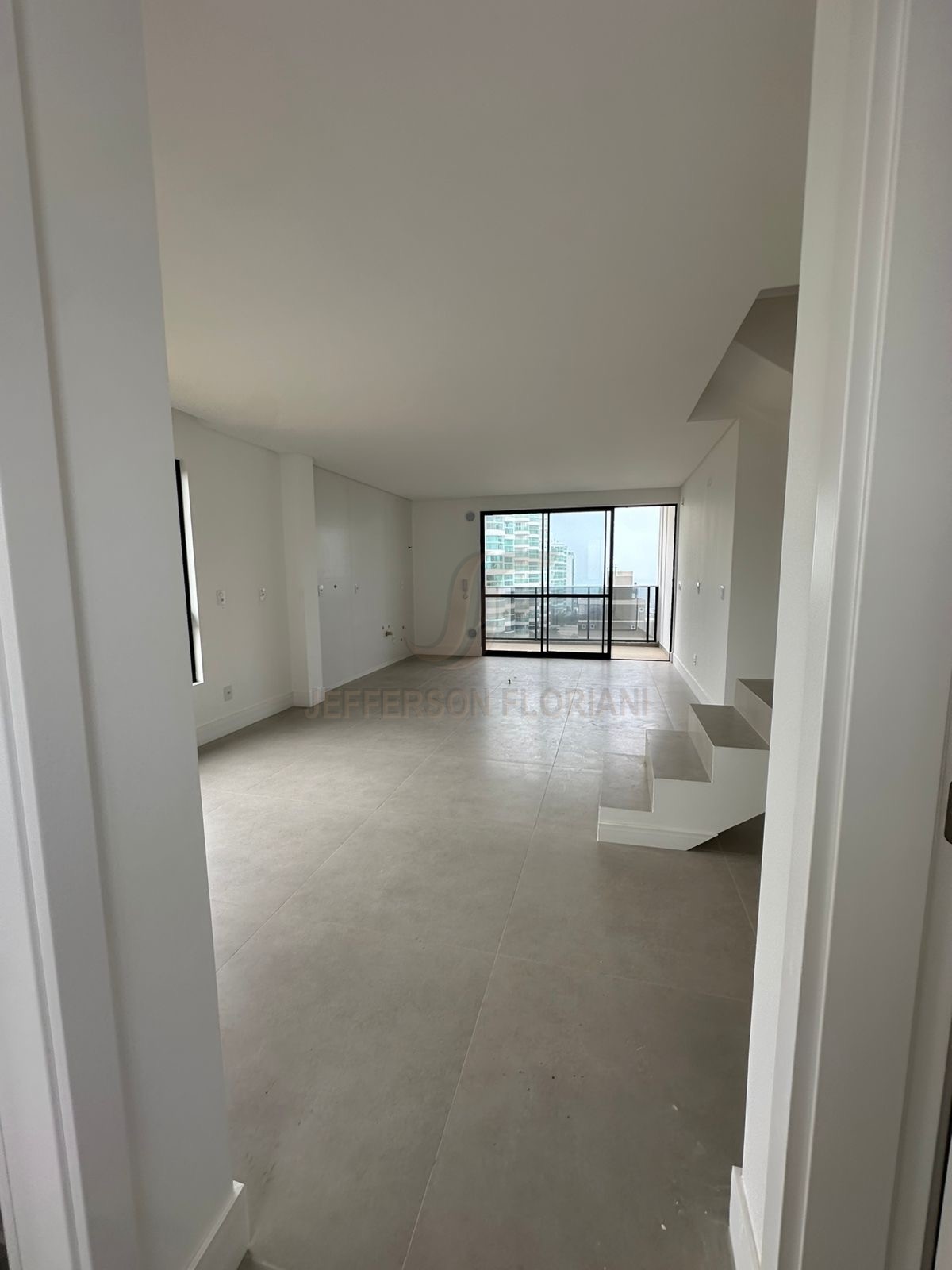 Duplex 3 Suítes na Brava em Itajaí a apenas 250 metros do mar