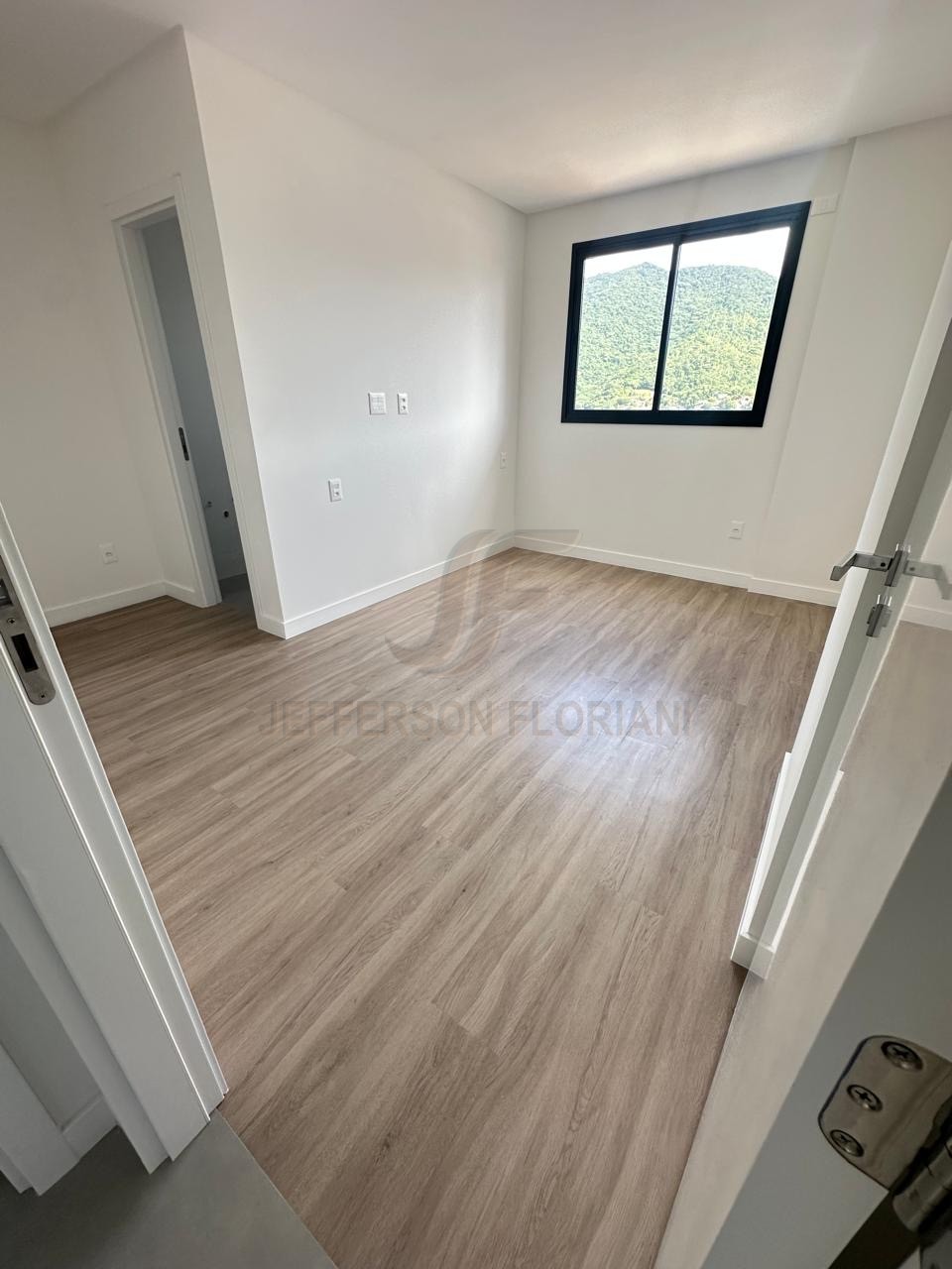 Suíte + um dormitório no Bairro Fazenda em Itajaí