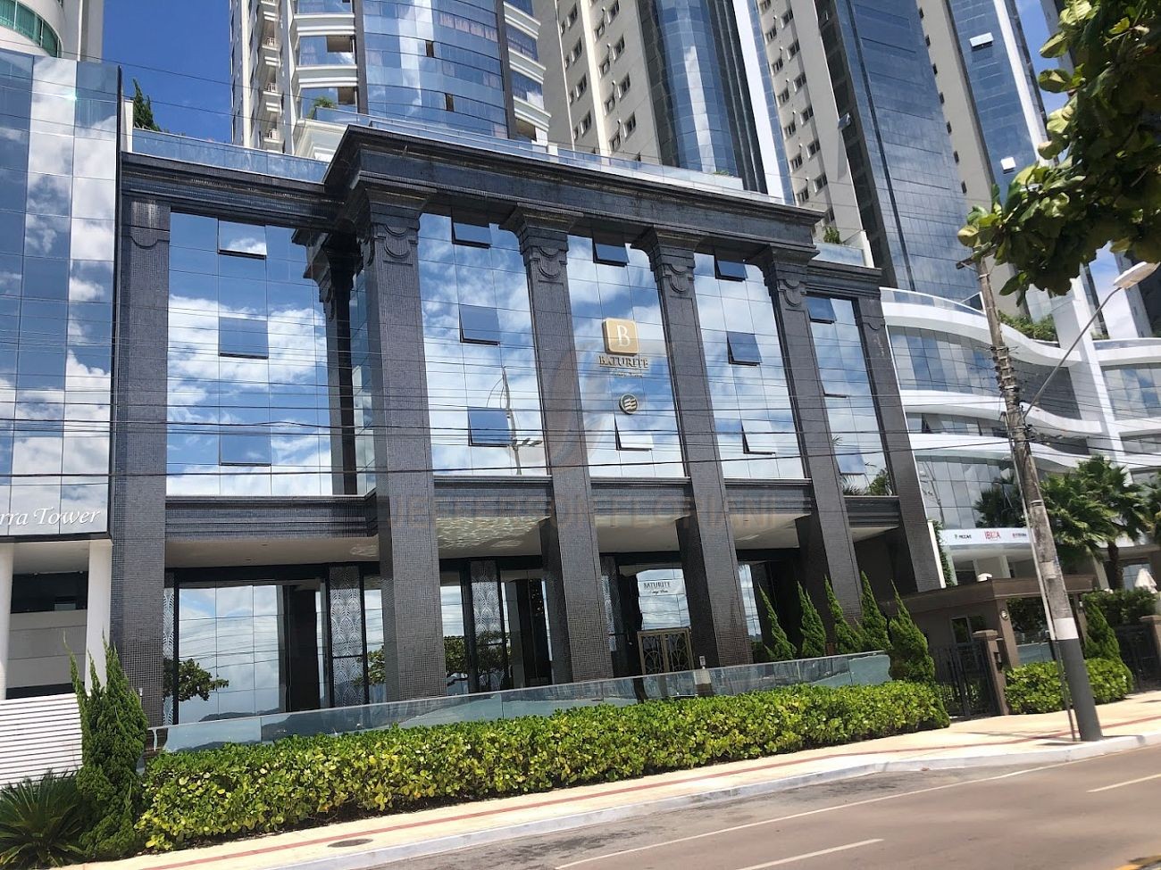 Frente Mar Embraed 3 Suítes Mobiliado