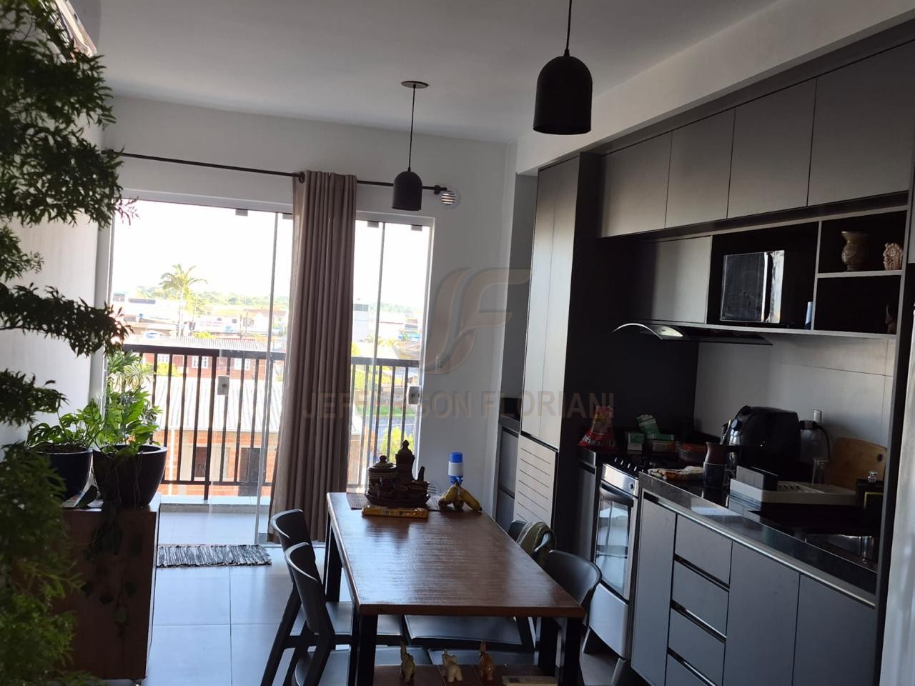 Apartamento Novinho 1 Suíte + 1 Dormitório Semi Mobiliado 