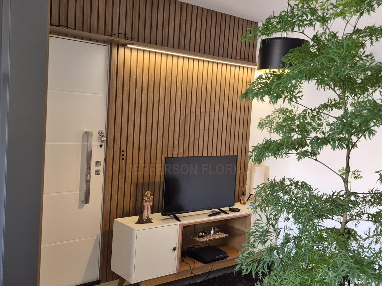 Apartamento Novinho 1 Suíte + 1 Dormitório Semi Mobiliado 