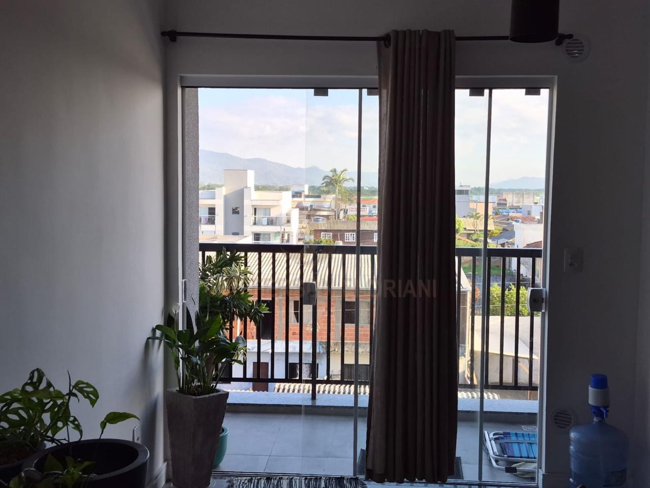 Apartamento Novinho 1 Suíte + 1 Dormitório Semi Mobiliado 