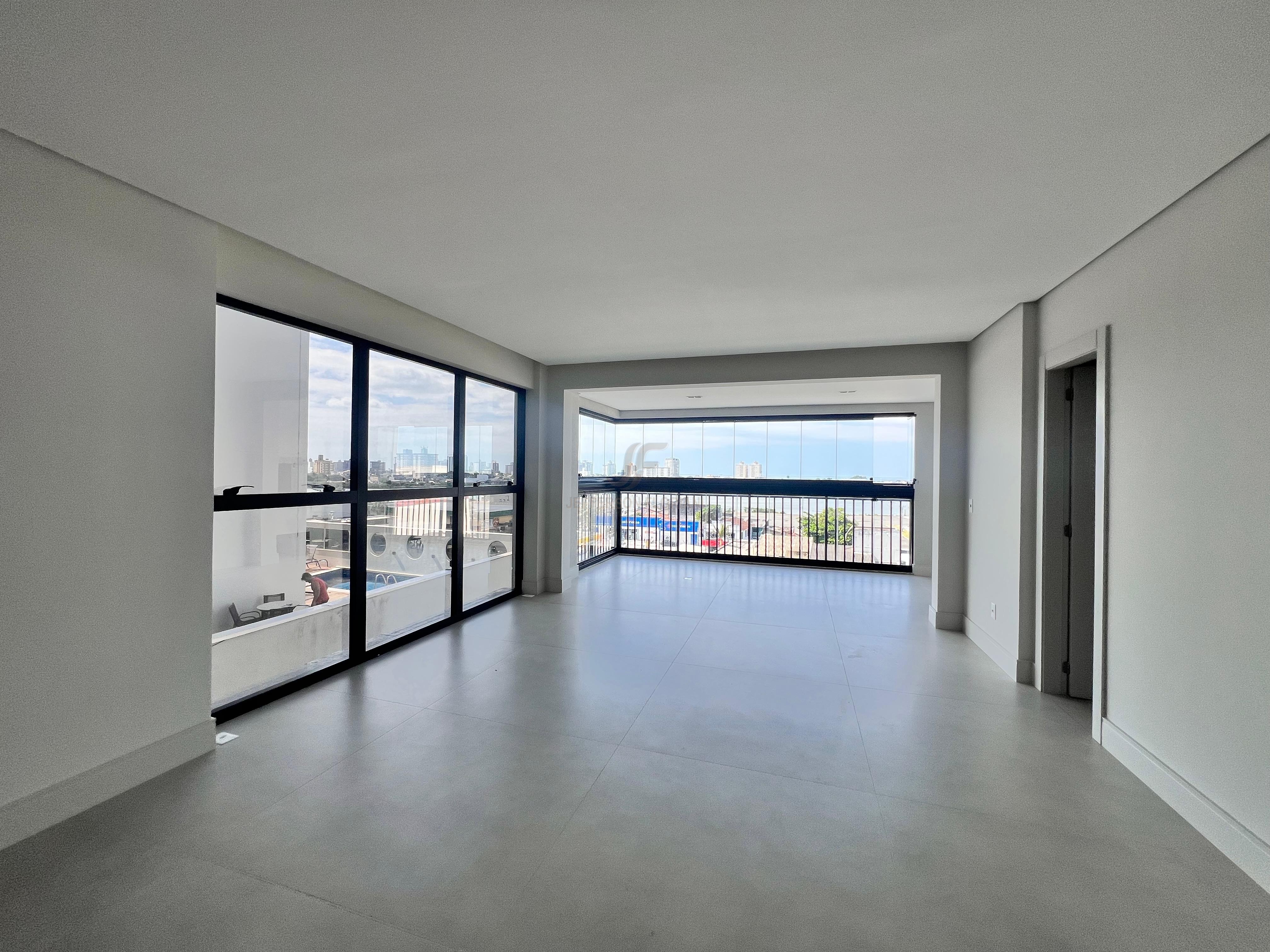 Apartamento 4 suítes para Venda no bairro Centro em Itajaí