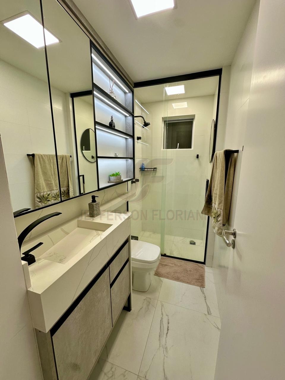 Apartamento Novo com 3 Dormitórios, sendo 1 suíte + 2 Vagas