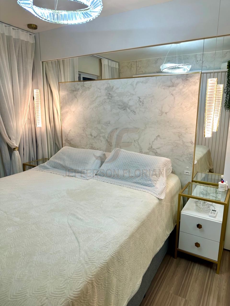 Apartamento Novo com 3 Dormitórios, sendo 1 suíte + 2 Vagas