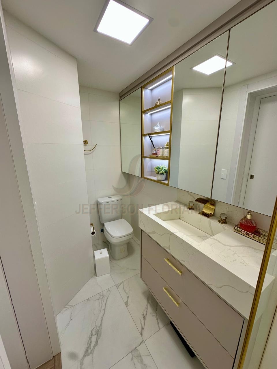 Apartamento Novo com 3 Dormitórios, sendo 1 suíte + 2 Vagas