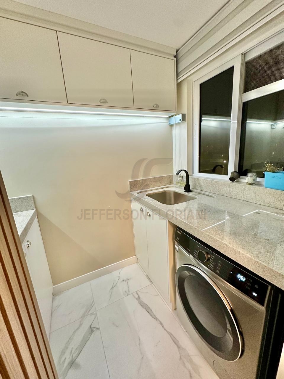 Apartamento Novo com 3 Dormitórios, sendo 1 suíte + 2 Vagas