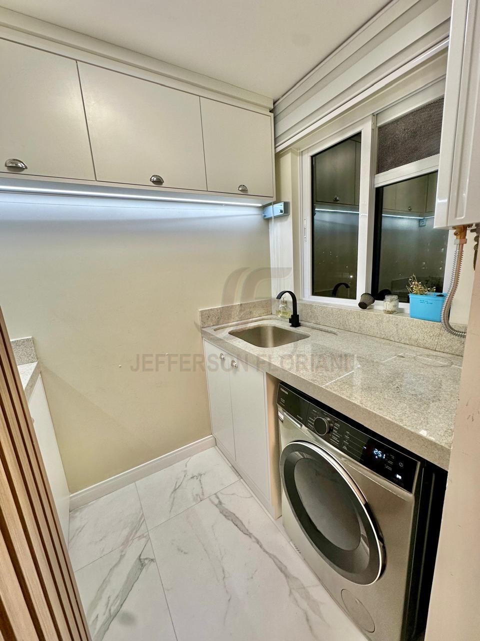 Apartamento Novo com 3 Dormitórios, sendo 1 suíte + 2 Vagas