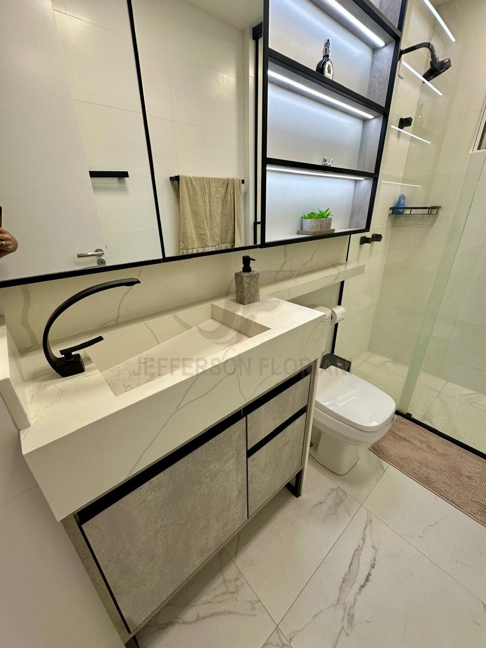 Apartamento Novo com 3 Dormitórios, sendo 1 suíte + 2 Vagas