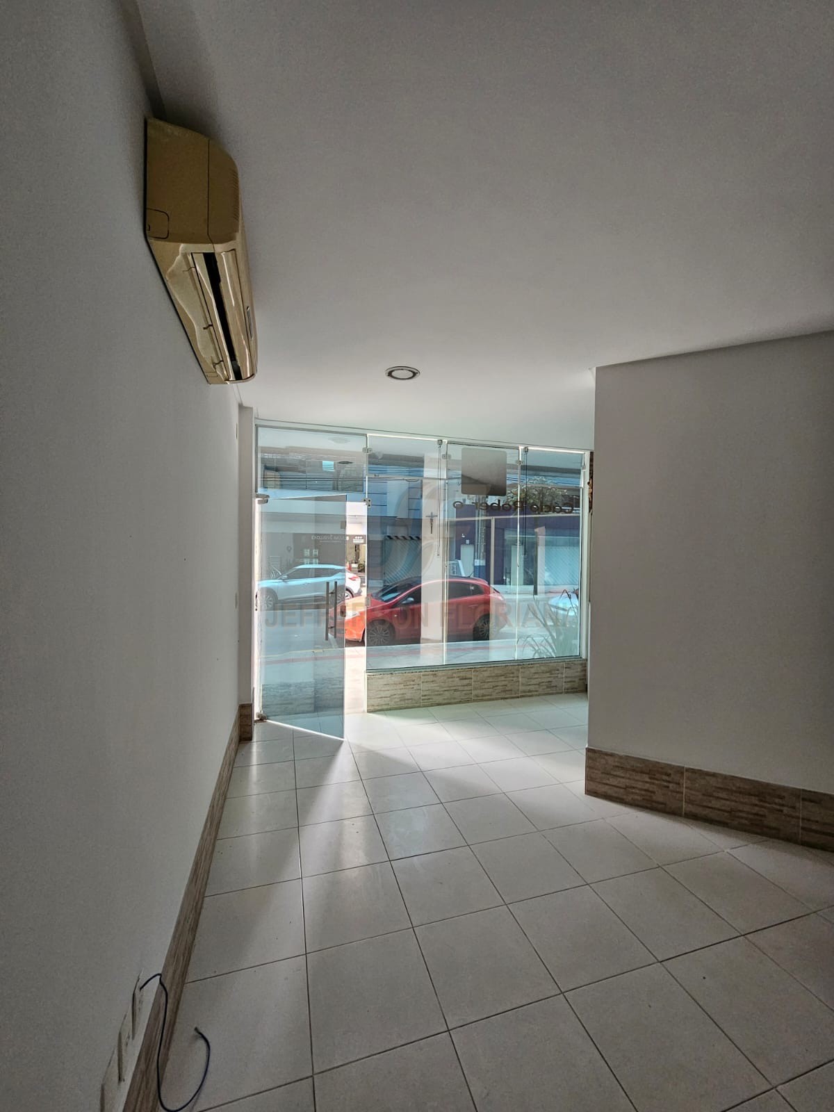 Sala comercial para Locação Anual no bairro Centro em Balneário Camboriú