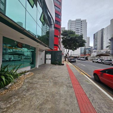 Sala comercial para Locação Anual no bairro Centro em Balneário Camboriú