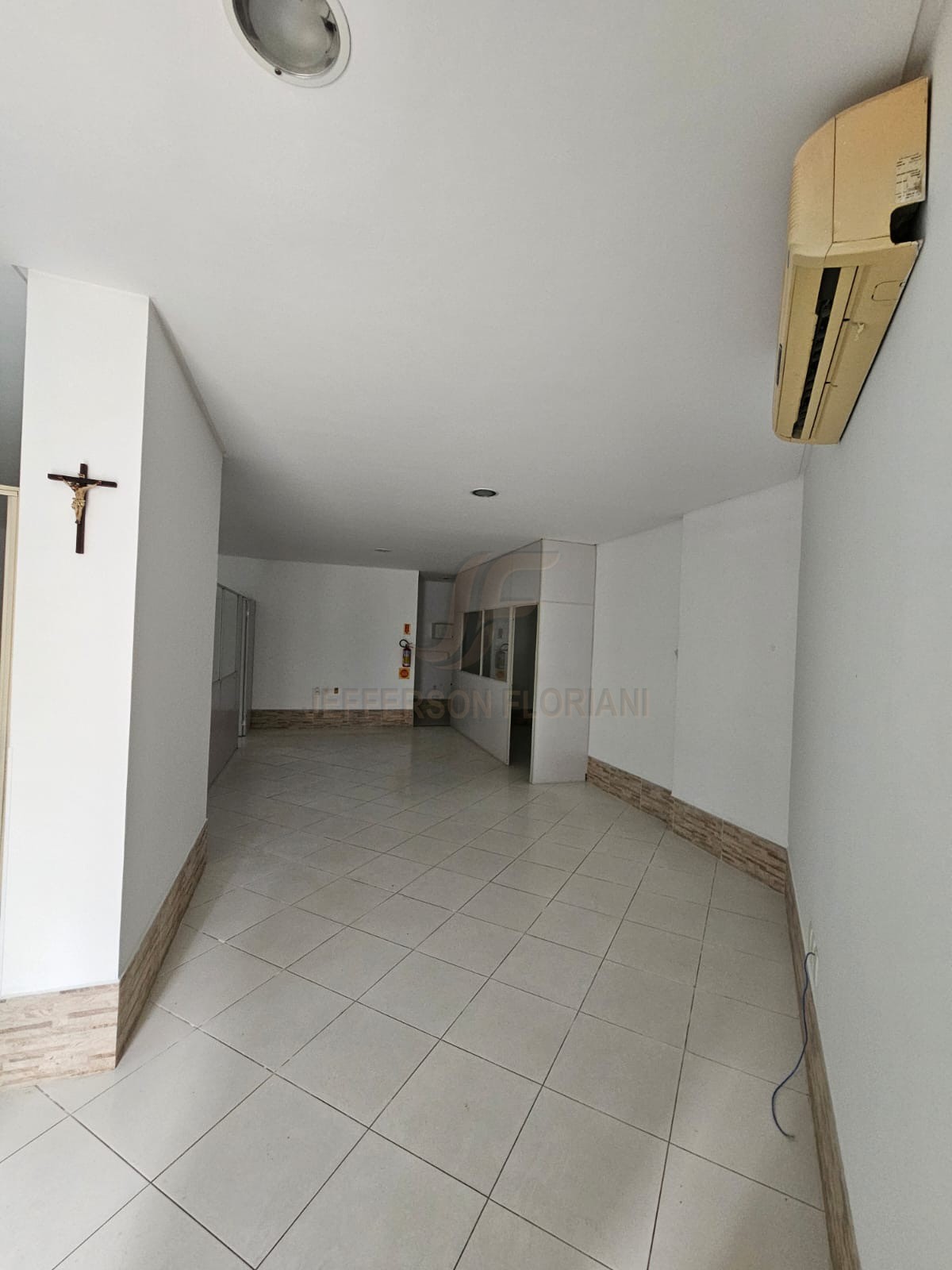 Sala comercial para Locação Anual no bairro Centro em Balneário Camboriú