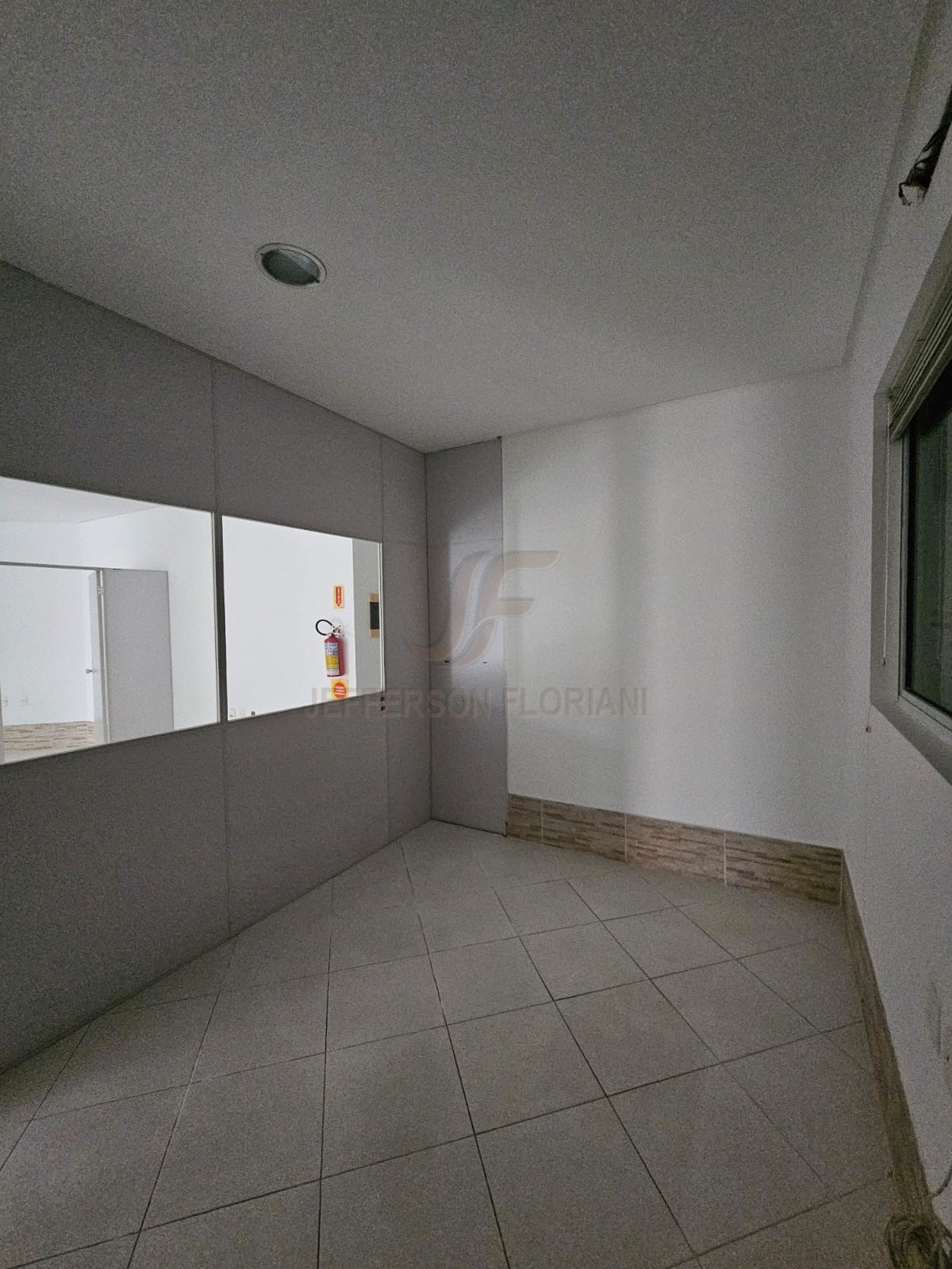 Sala comercial para Locação Anual no bairro Centro em Balneário Camboriú