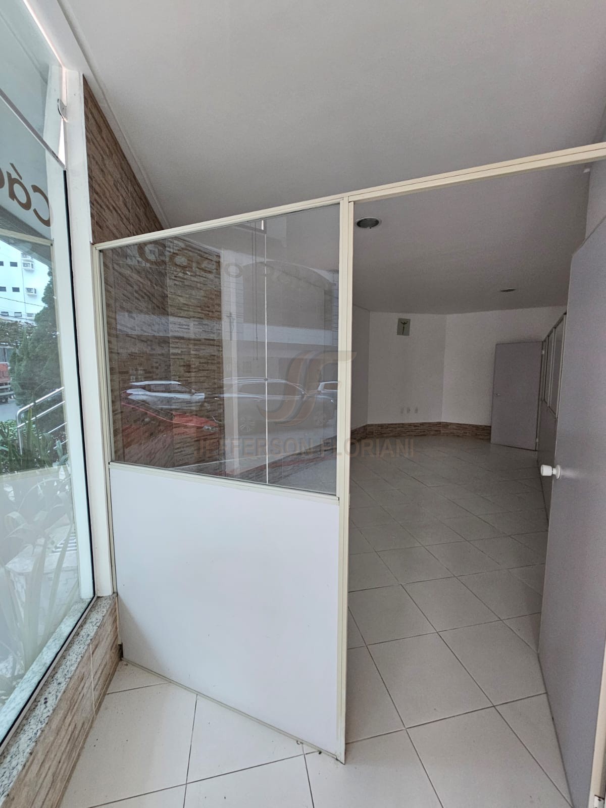 Sala comercial para Locação Anual no bairro Centro em Balneário Camboriú