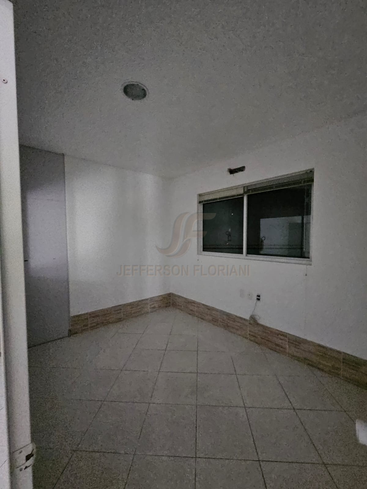 Sala comercial para Locação Anual no bairro Centro em Balneário Camboriú