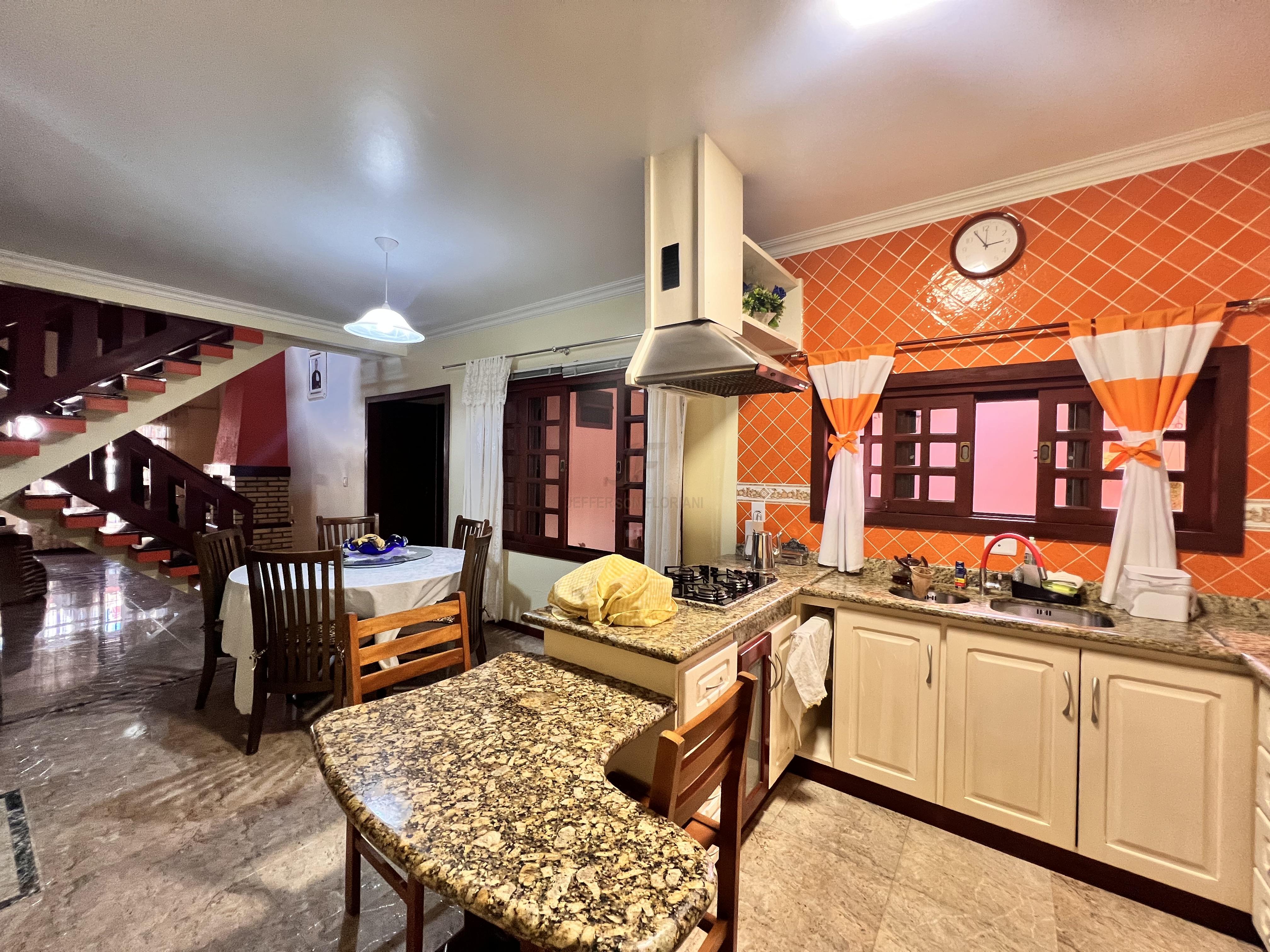 Casa 3 suítes para Venda no bairro Dom Bosco em Itajaí