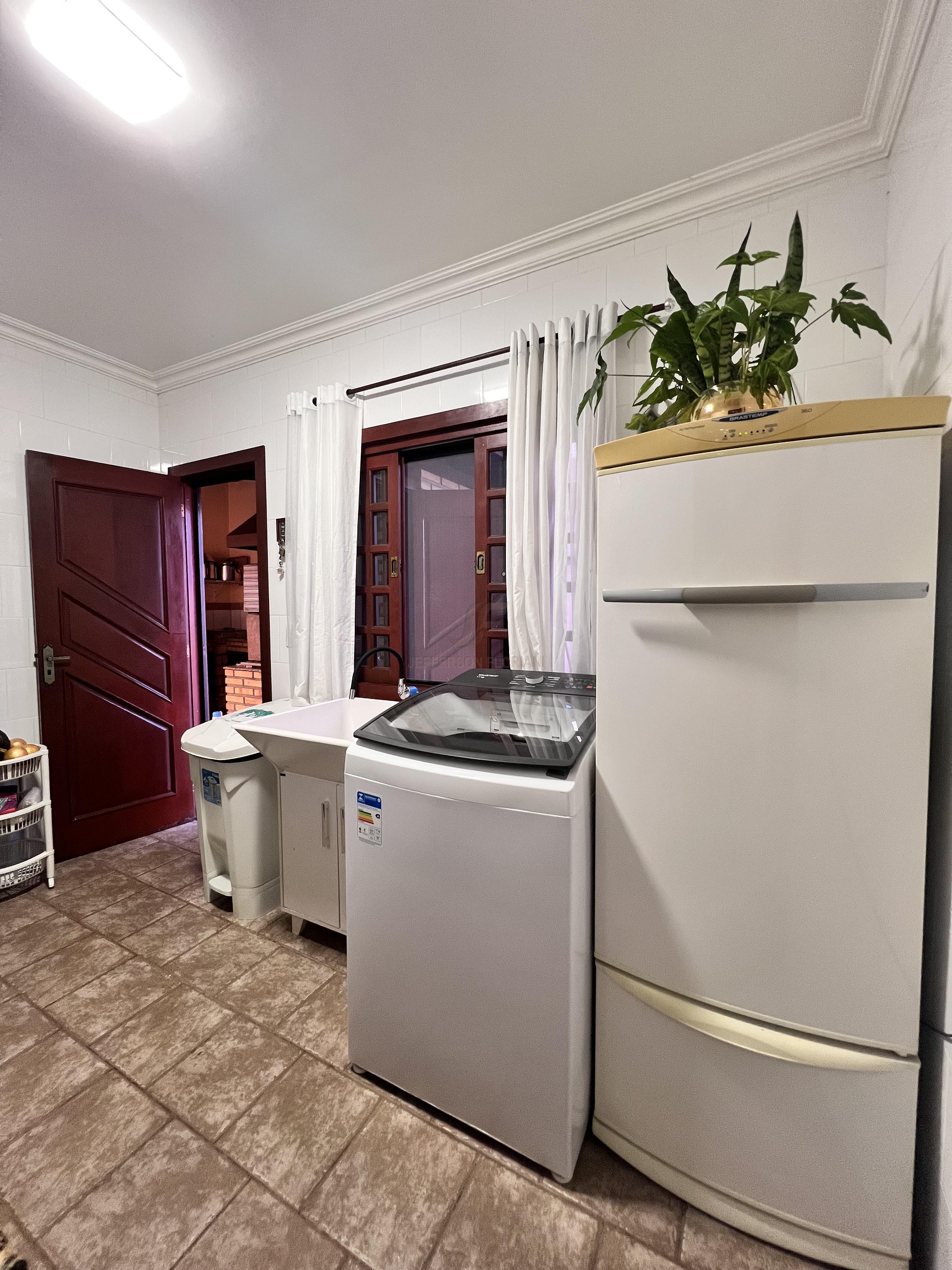 Casa 3 suítes para Venda no bairro Dom Bosco em Itajaí