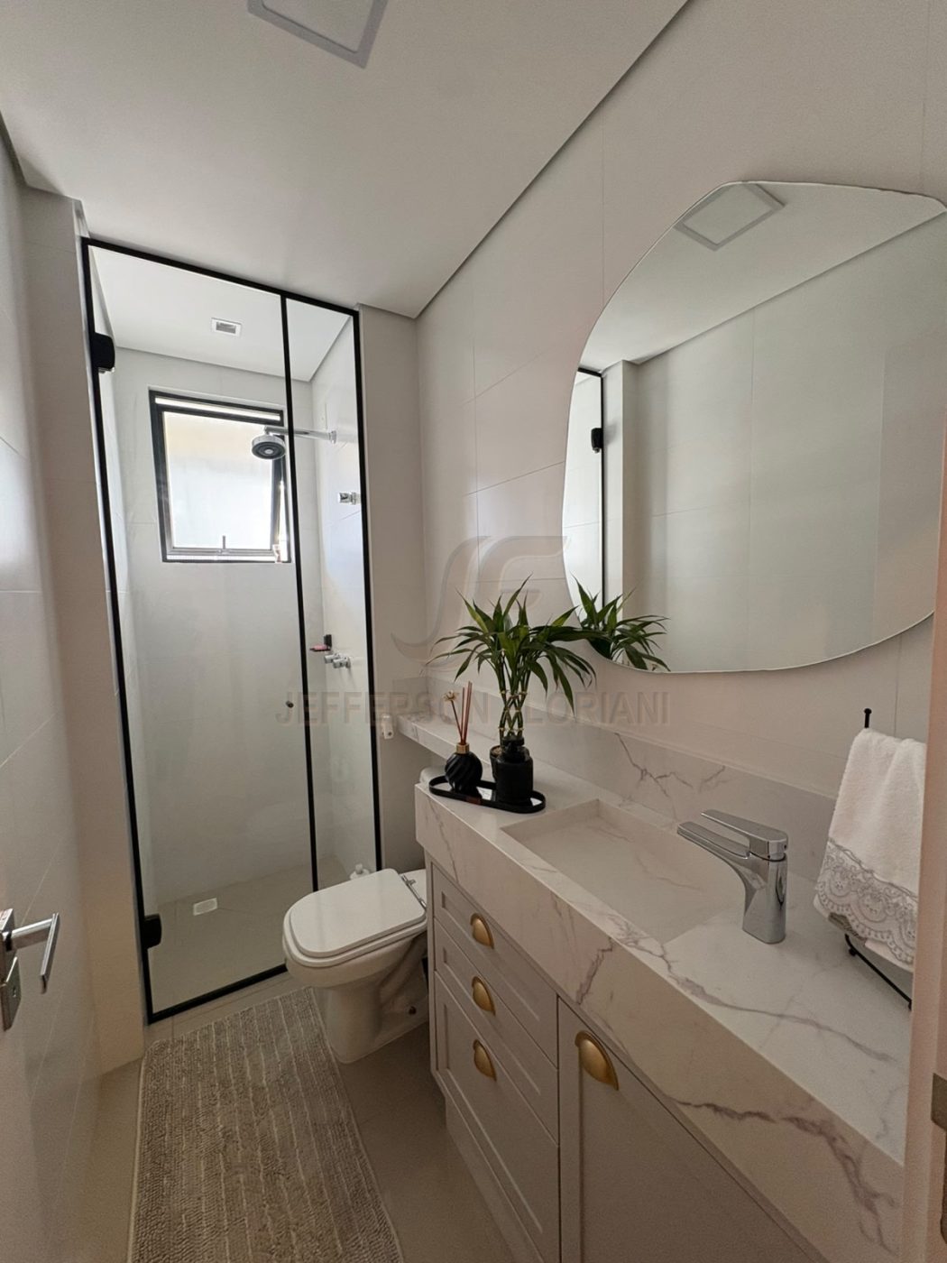 Elegância em Cada Detalhe: Apartamento de 3 Dormitórios Finamente Mobiliado