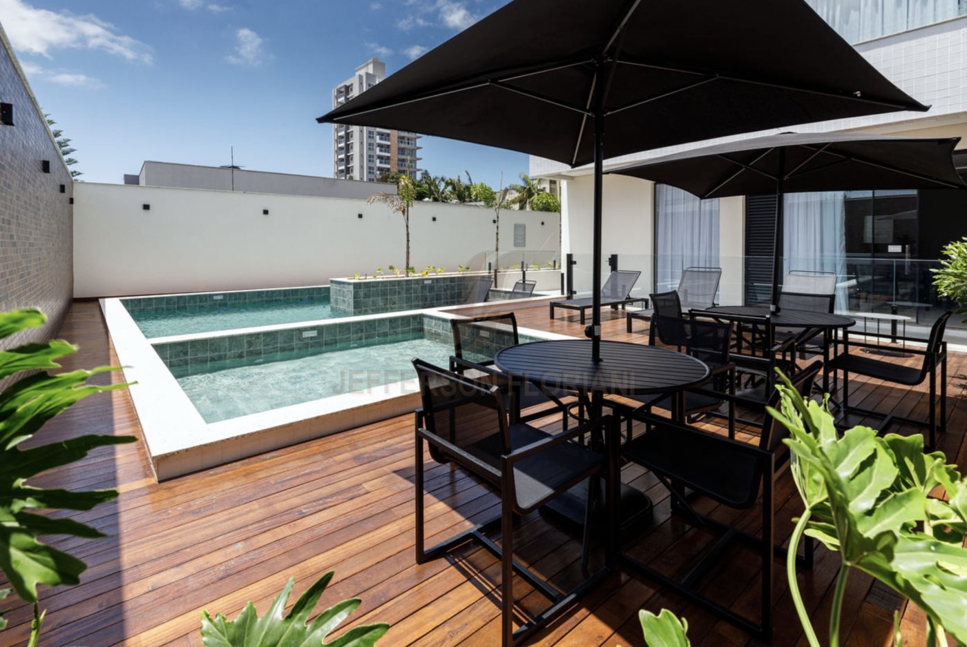 Elegância em Cada Detalhe: Apartamento de 3 Dormitórios Finamente Mobiliado