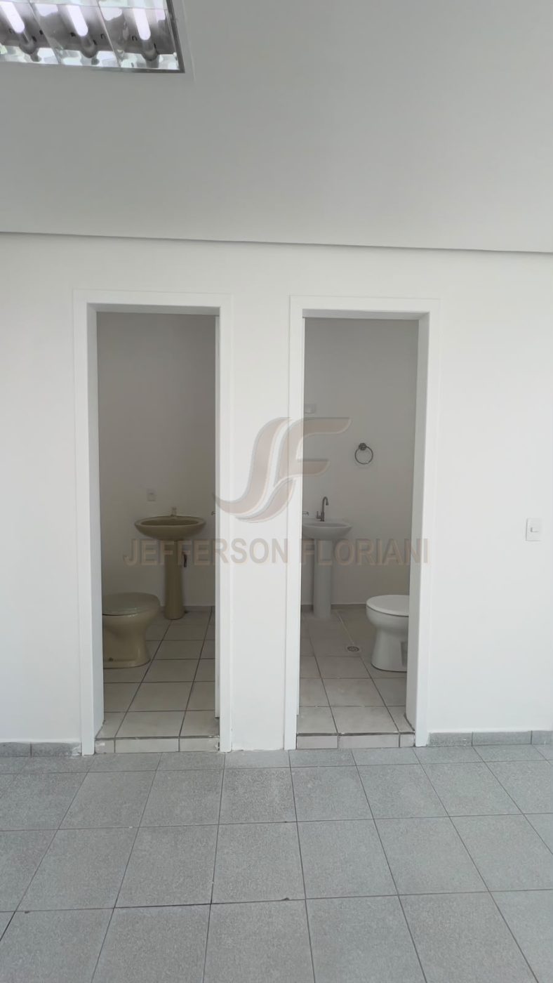 Sala comercial para Locação Anual no bairro Centro em Itajaí