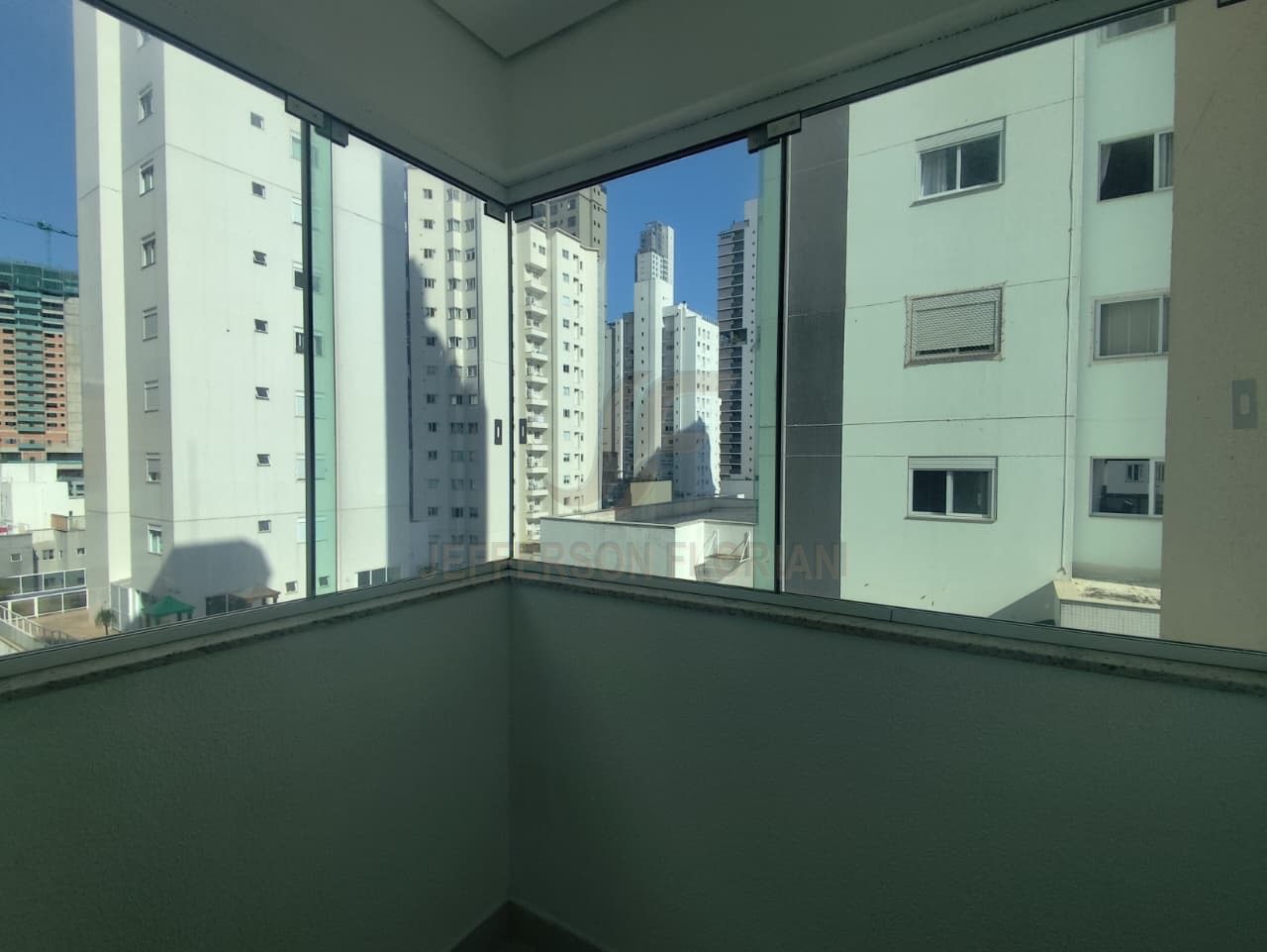 Apartamento 2 suítes para Locação Anual no bairro Pioneiros em Balneário Camboriú