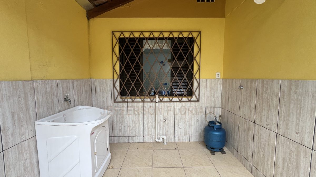 Seu lar em Canto Grande, Casa a poucos metros do Mar 