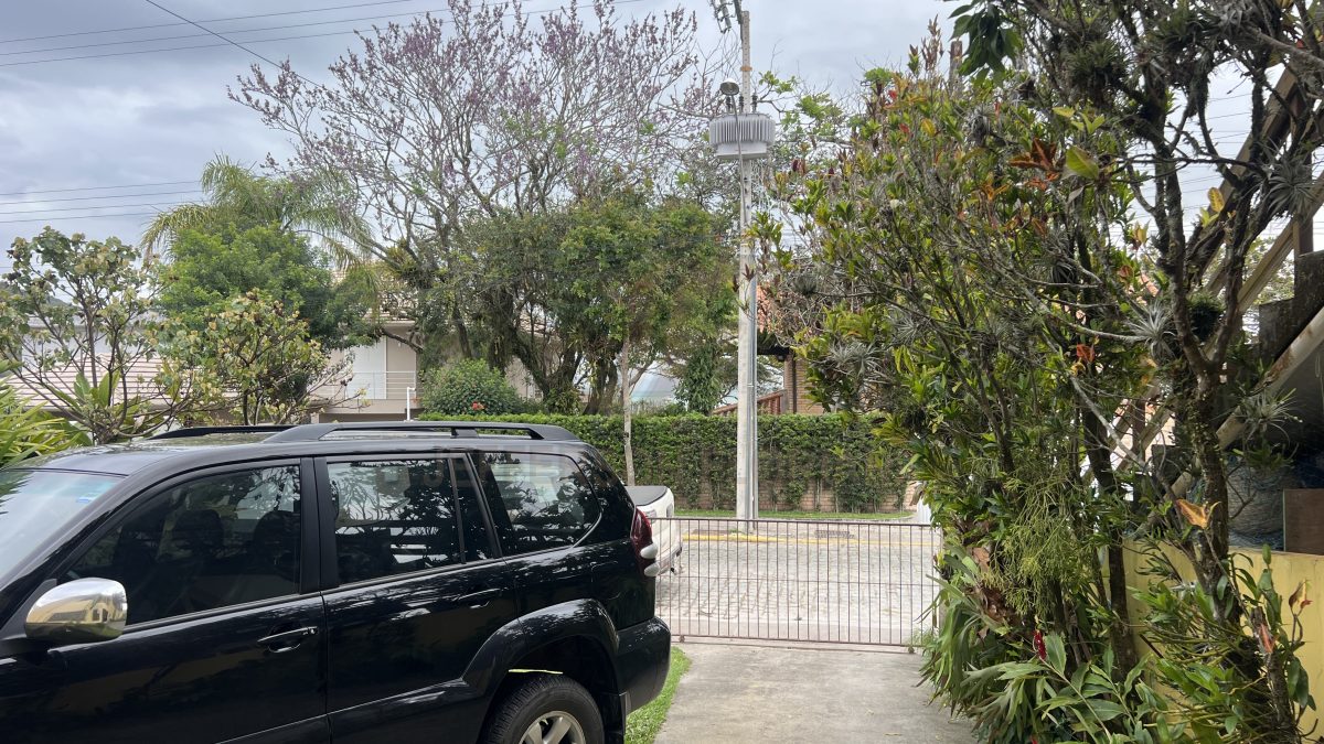 Seu lar em Canto Grande, Casa a poucos metros do Mar 