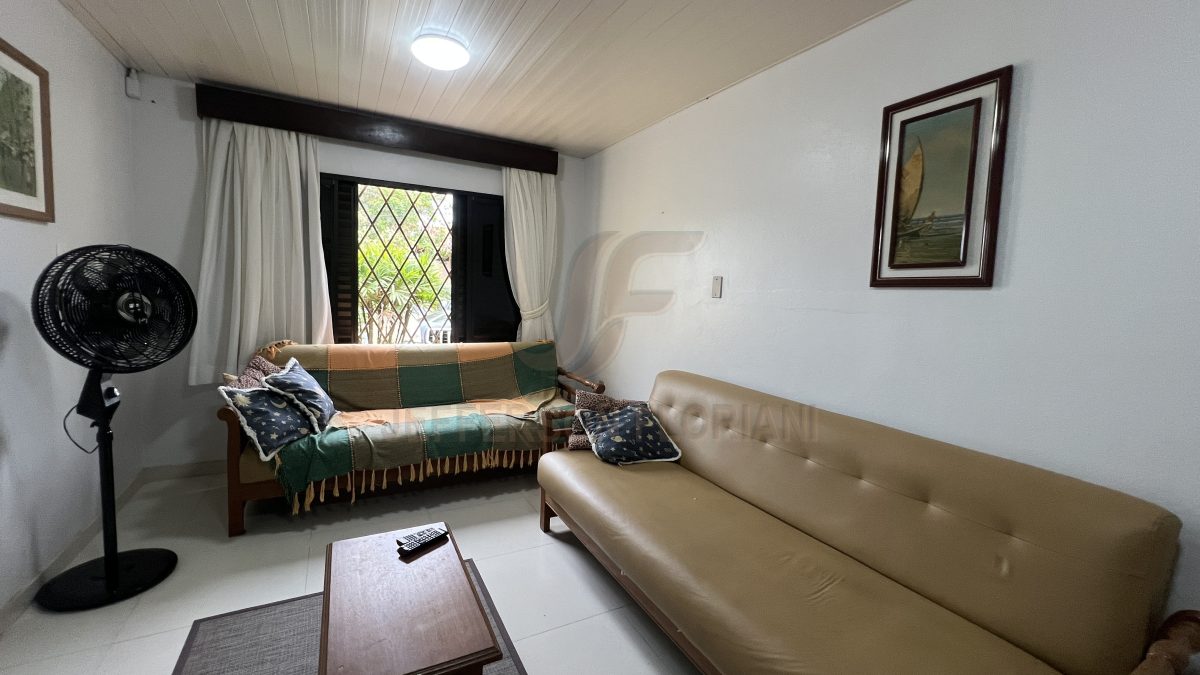 Seu lar em Canto Grande, Casa a poucos metros do Mar 