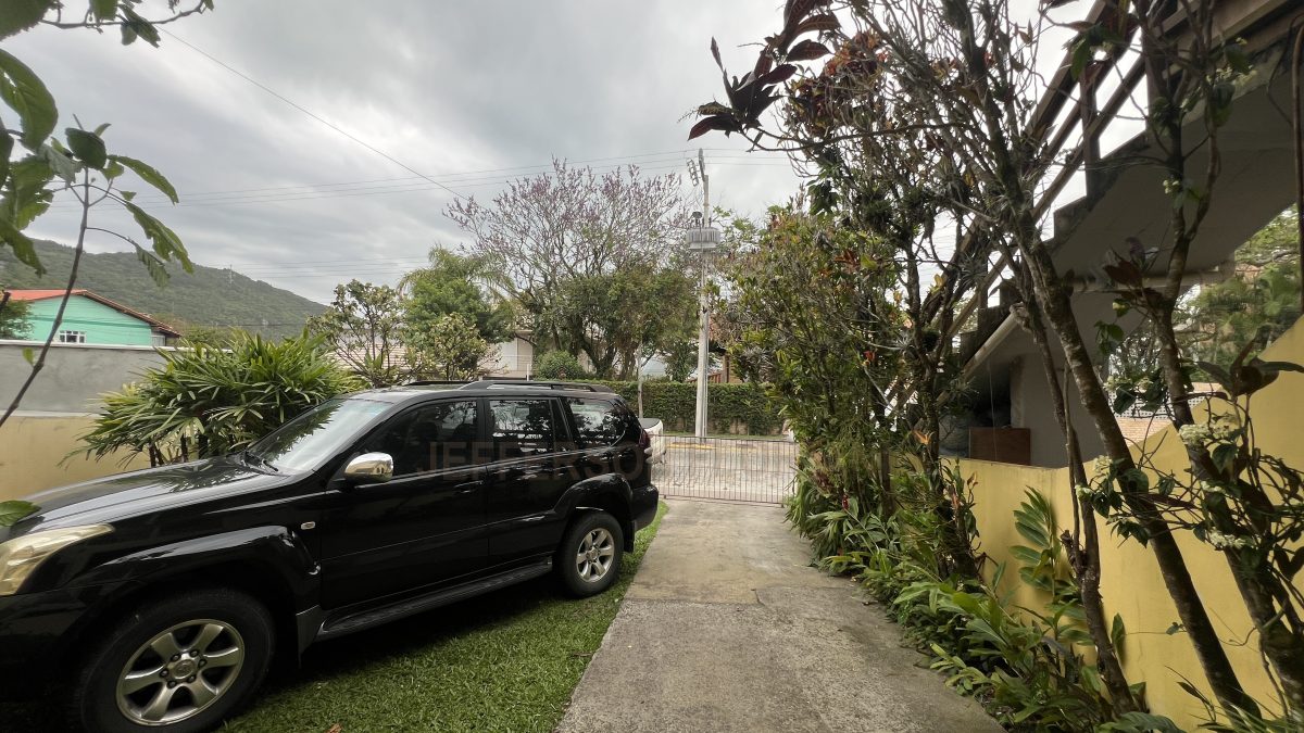 Seu lar em Canto Grande, Casa a poucos metros do Mar 