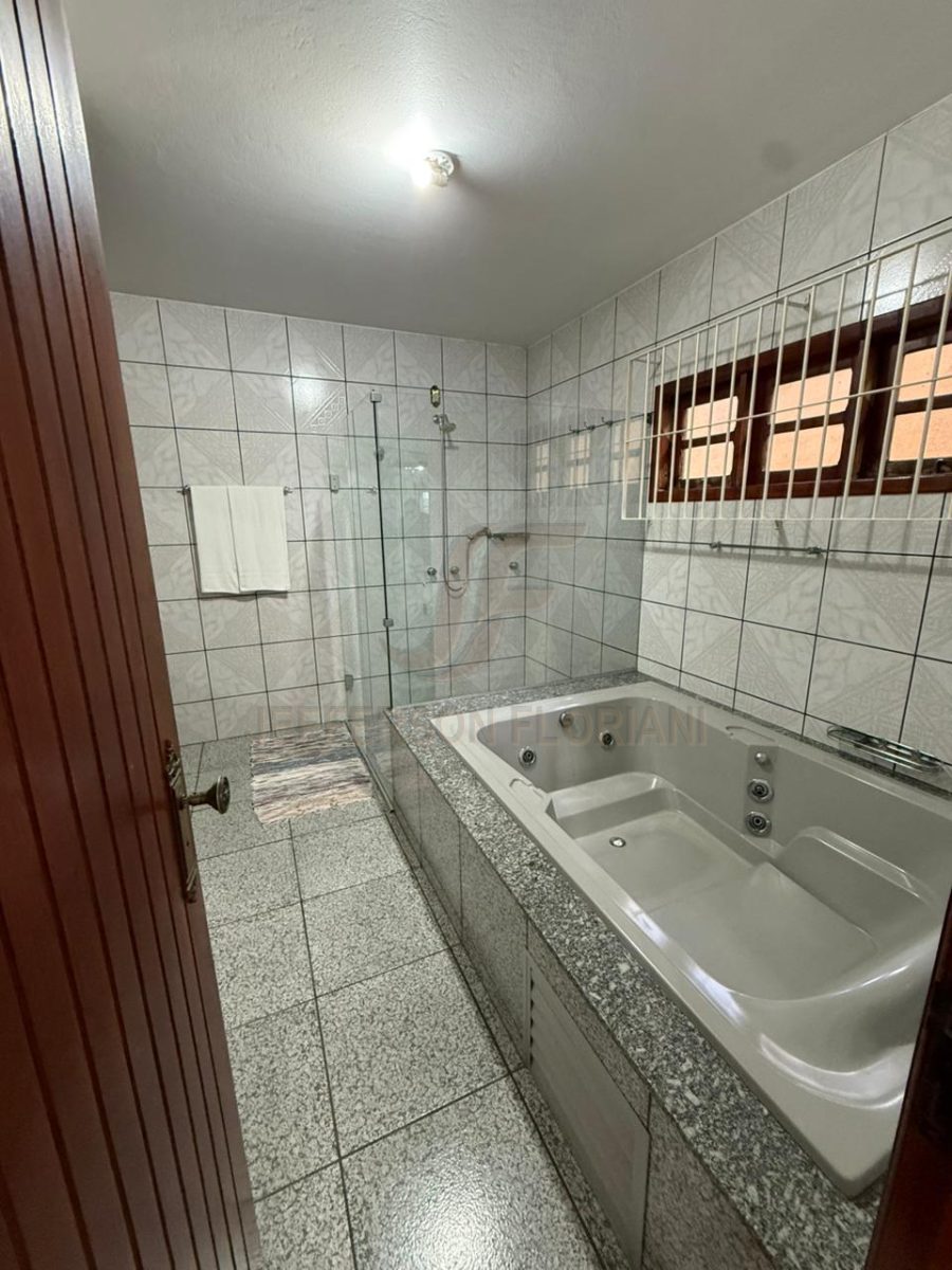 Casa 3 suítes para Venda no bairro Barra do Rio em Itajaí