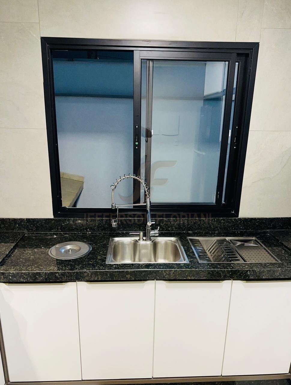 Sobrado Duplex 3 Suítes a 100 Metros do Mar