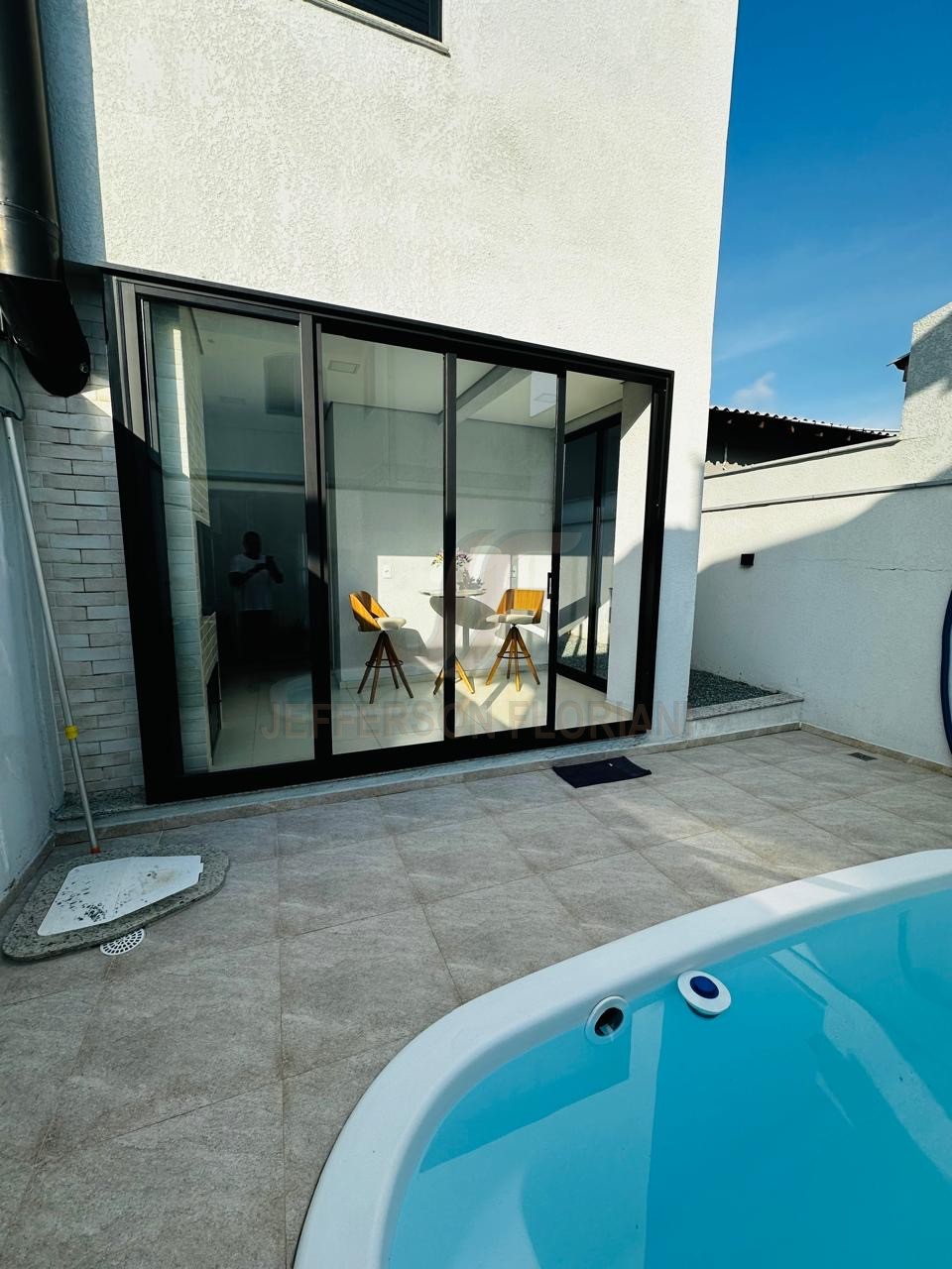 Sobrado Duplex 3 Suítes a 100 Metros do Mar