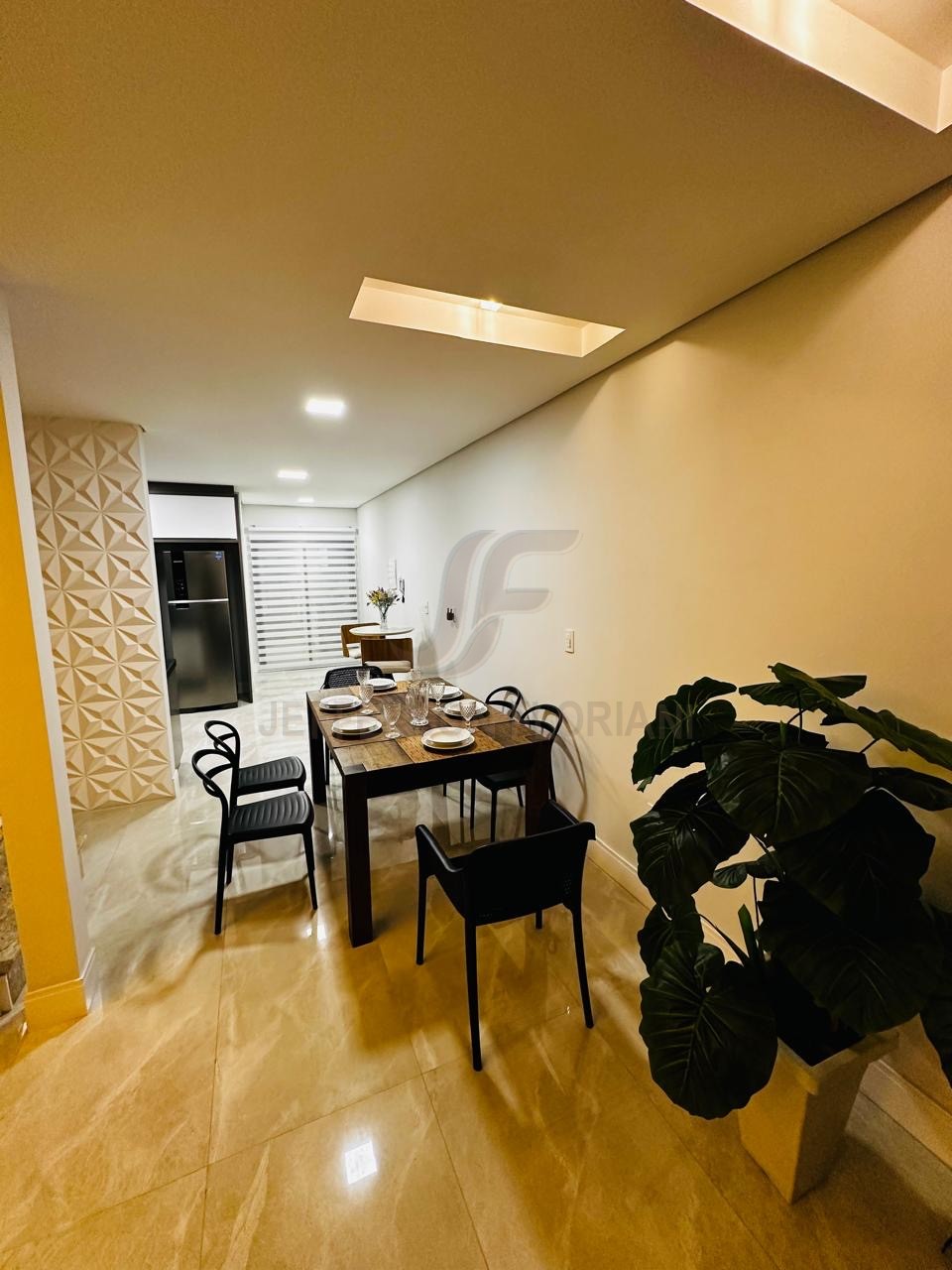 Sobrado Duplex 3 Suítes a 100 Metros do Mar