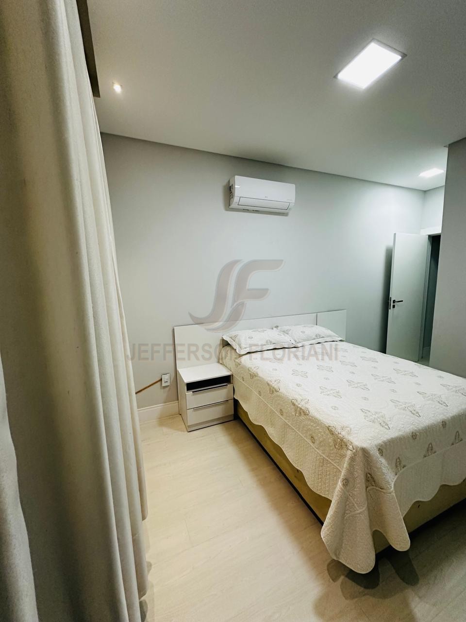 Sobrado Duplex 3 Suítes a 100 Metros do Mar