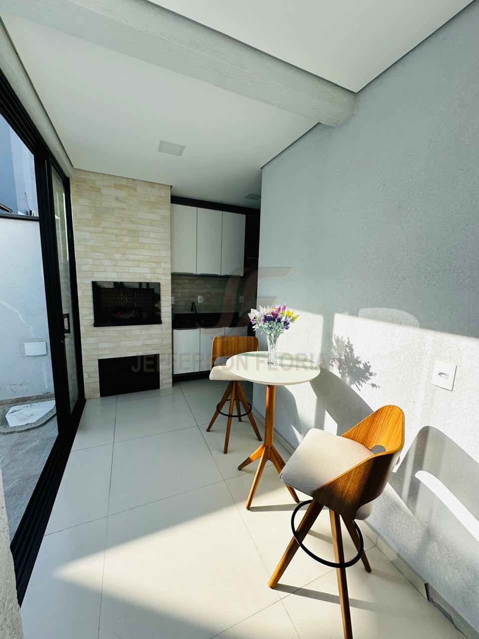 Sobrado Duplex 3 Suítes a 100 Metros do Mar