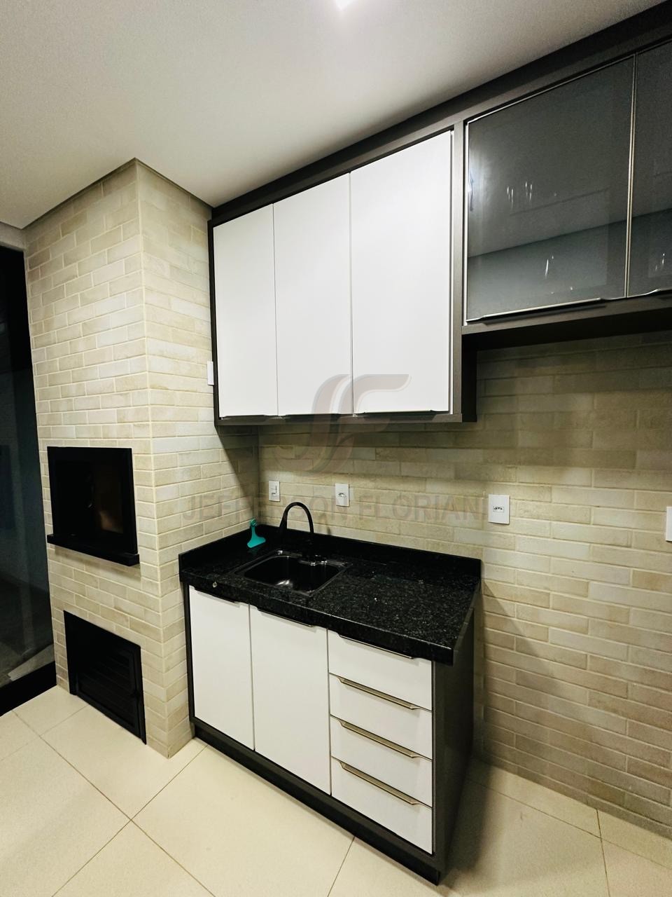 Sobrado Duplex 3 Suítes a 100 Metros do Mar