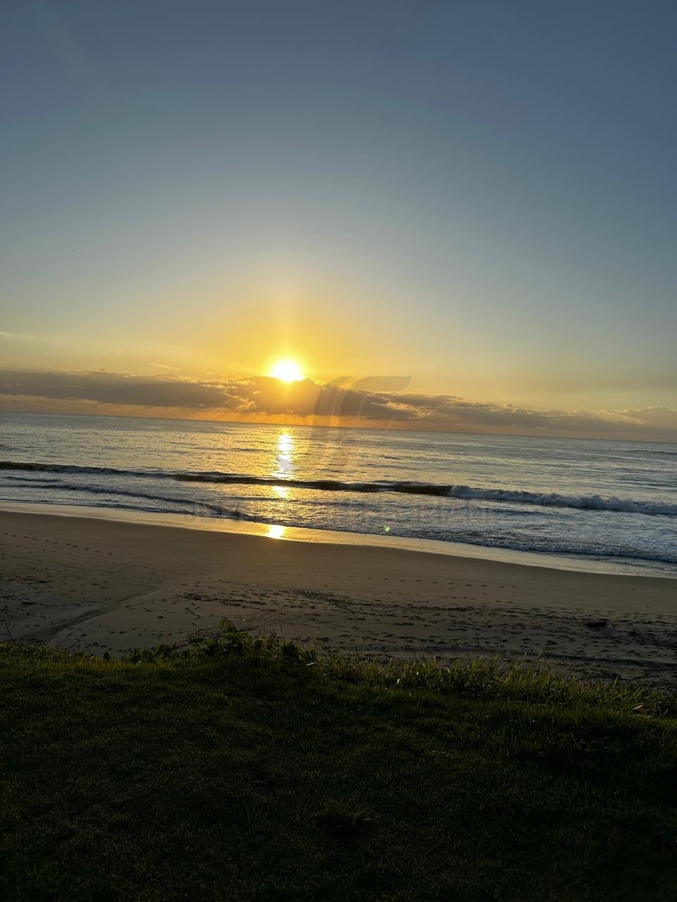 Sobrado Duplex 3 Suítes a 100 Metros do Mar