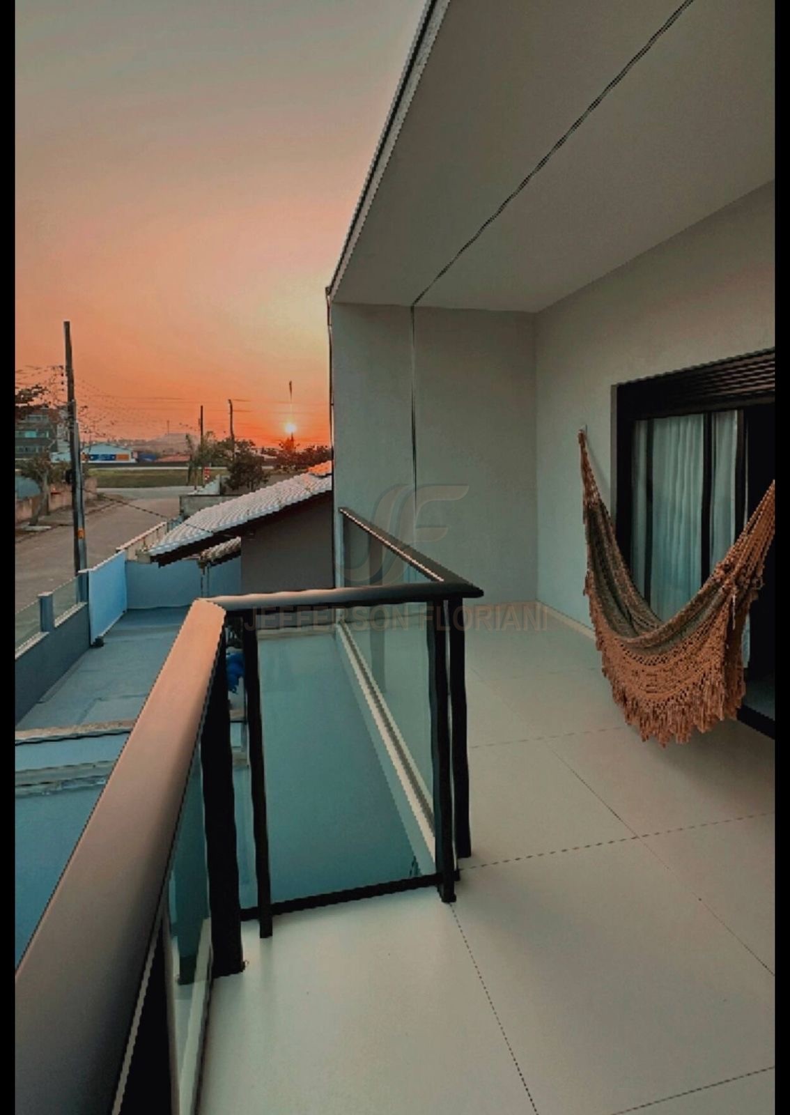 Sobrado Duplex 3 Suítes a 100 Metros do Mar