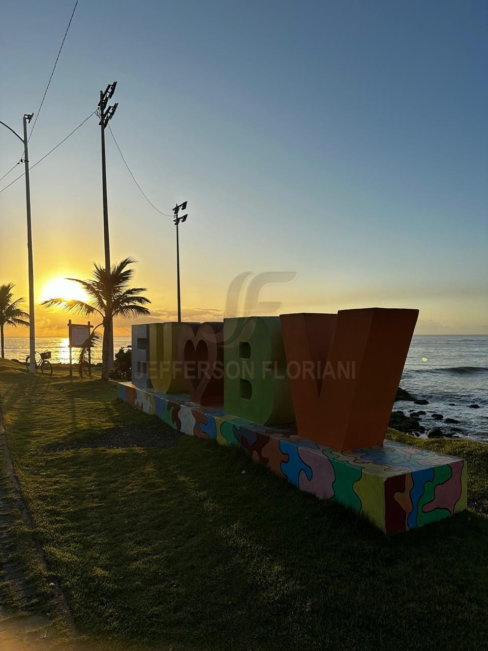 Sobrado Duplex 3 Suítes a 100 Metros do Mar