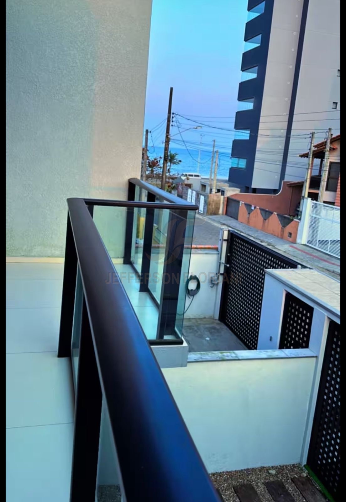 Sobrado Duplex 3 Suítes a 100 Metros do Mar