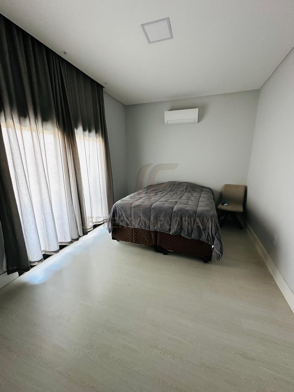 Sobrado Duplex 3 Suítes a 100 Metros do Mar