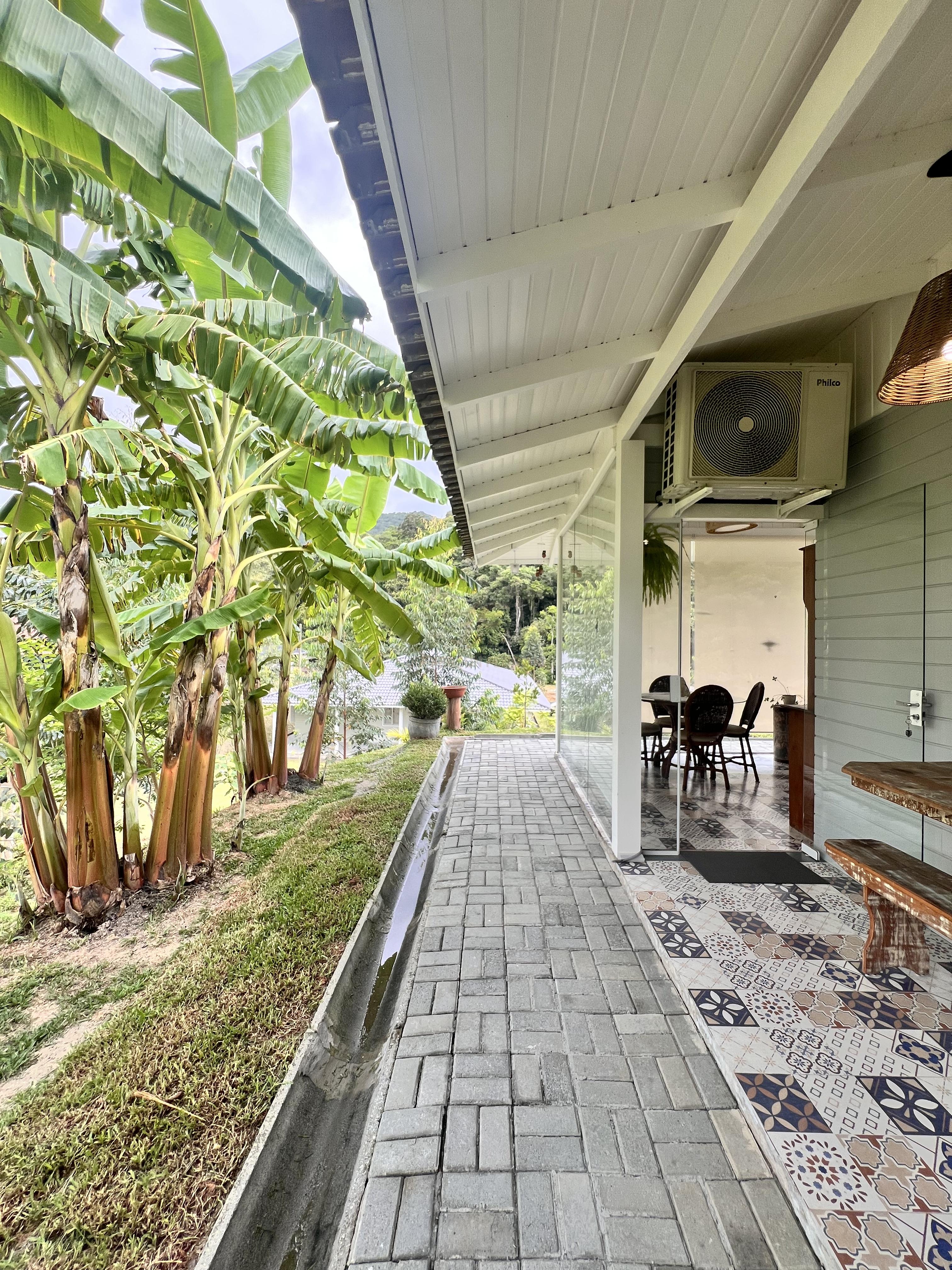 Paraíso a Venda com 2 Casas Novas, Riacho e Lagoa