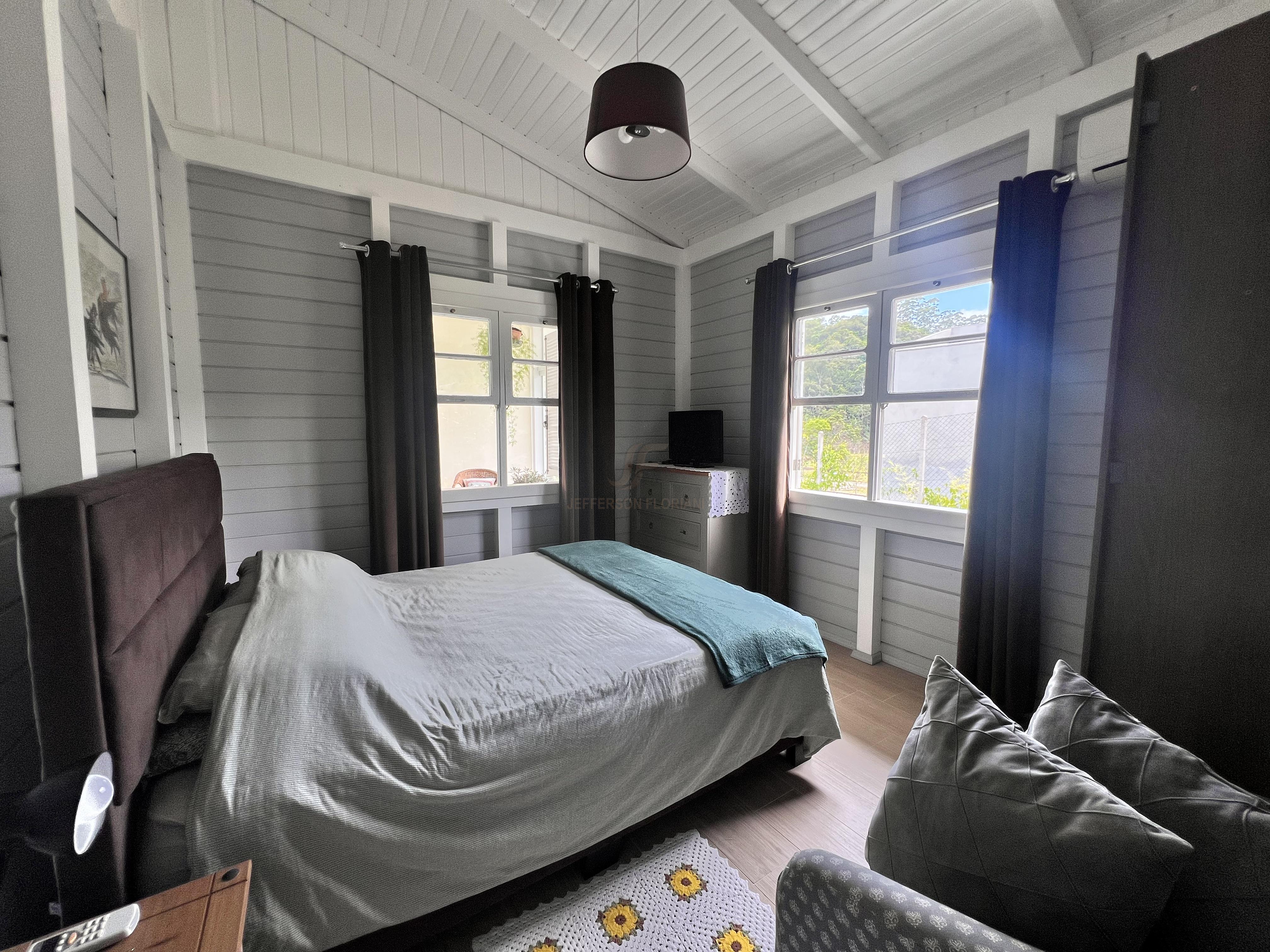 Paraíso a Venda com 2 Casas Novas, Riacho e Lagoa