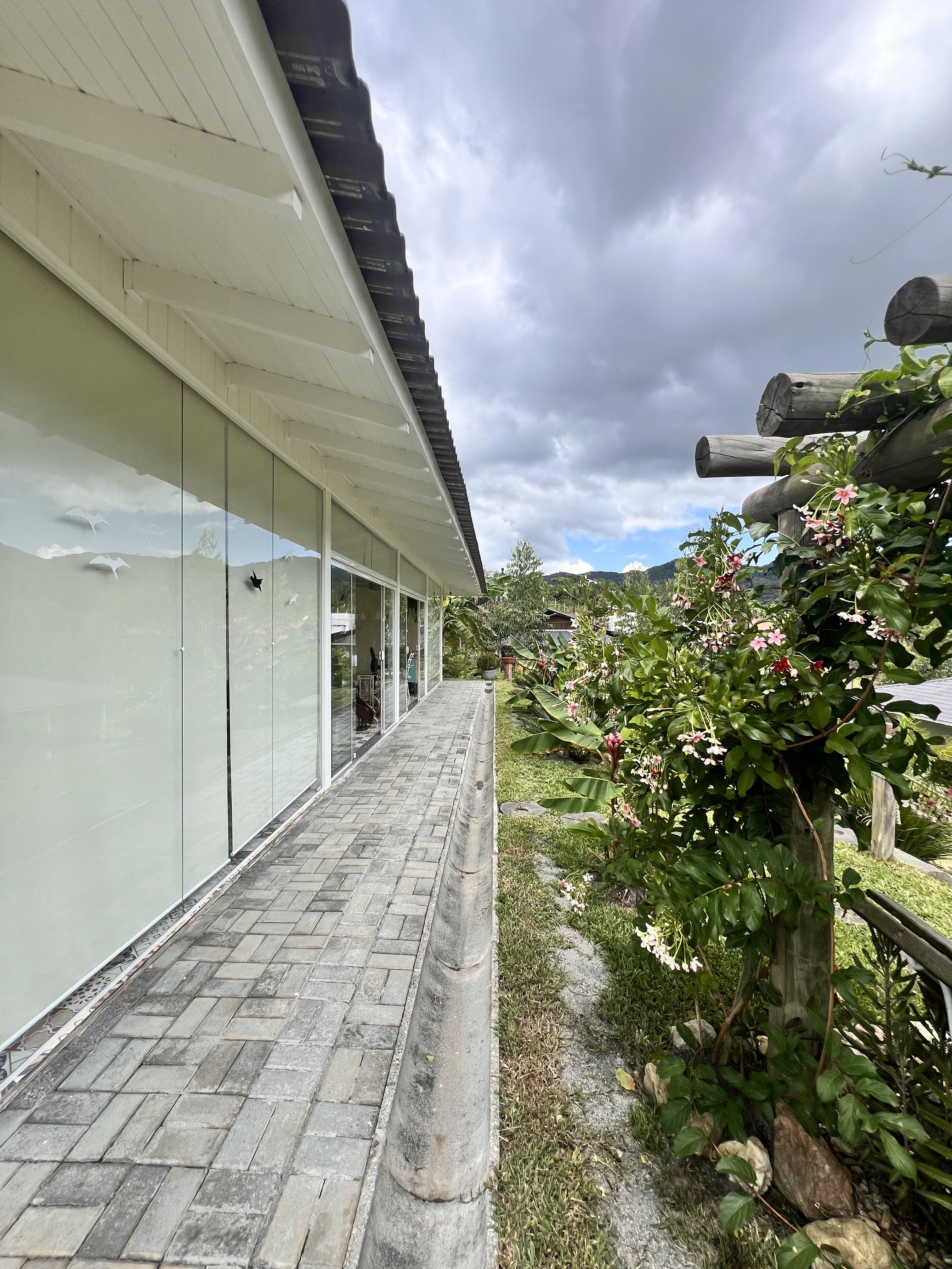 Paraíso a Venda com 2 Casas Novas, Riacho e Lagoa