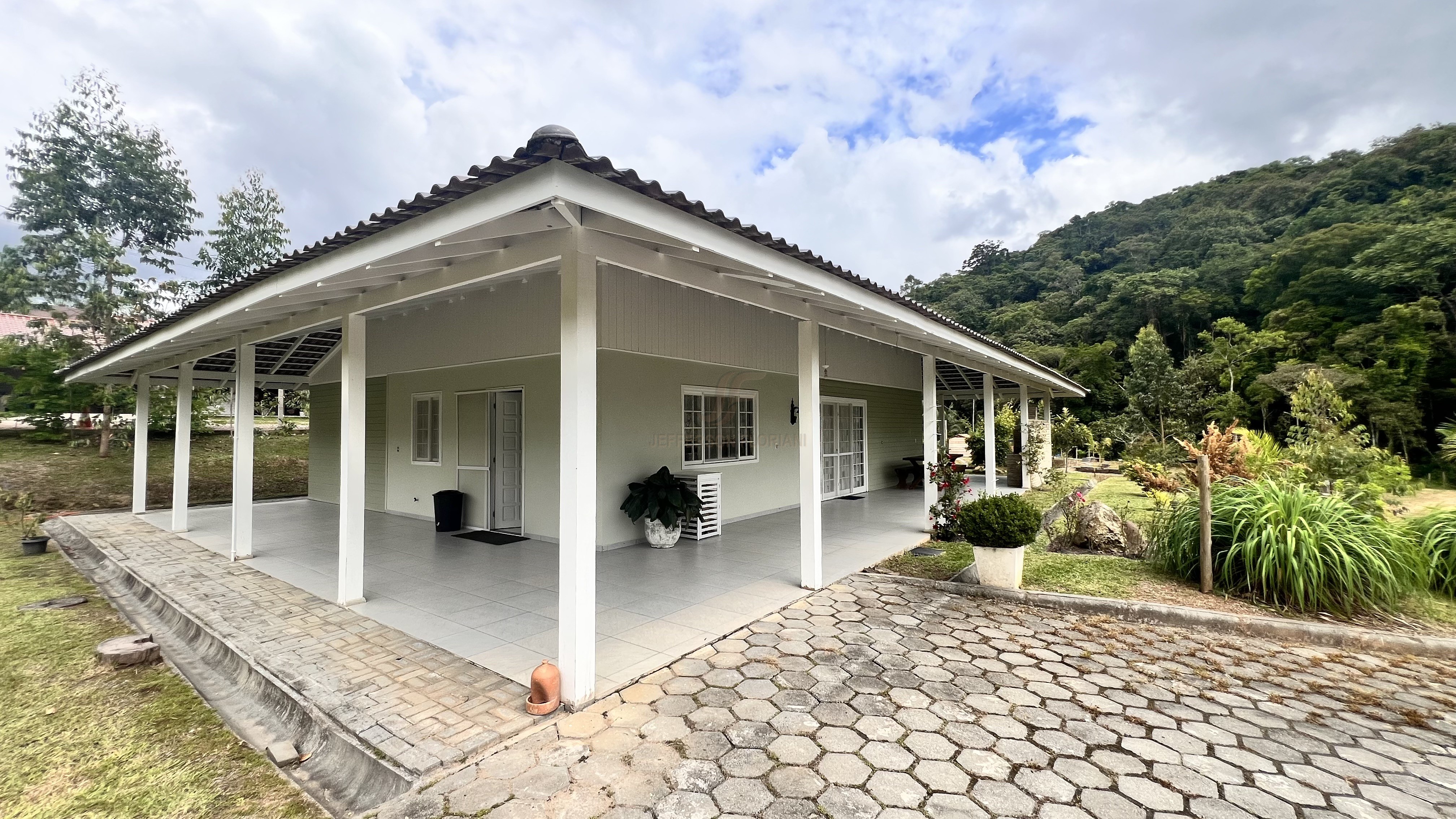 Paraíso a Venda com 2 Casas Novas, Riacho e Lagoa